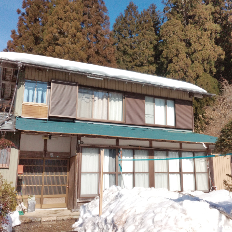劣化していたため、下地も補強します