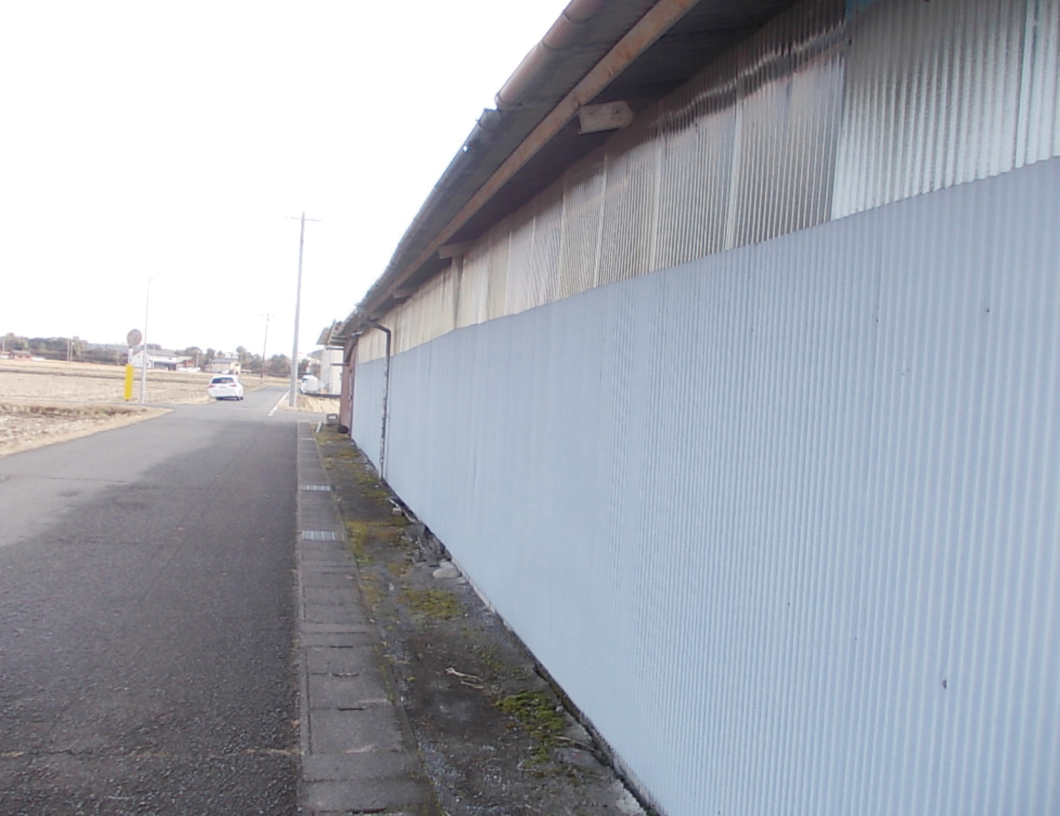 車庫を解体しフェンスを設置していきます