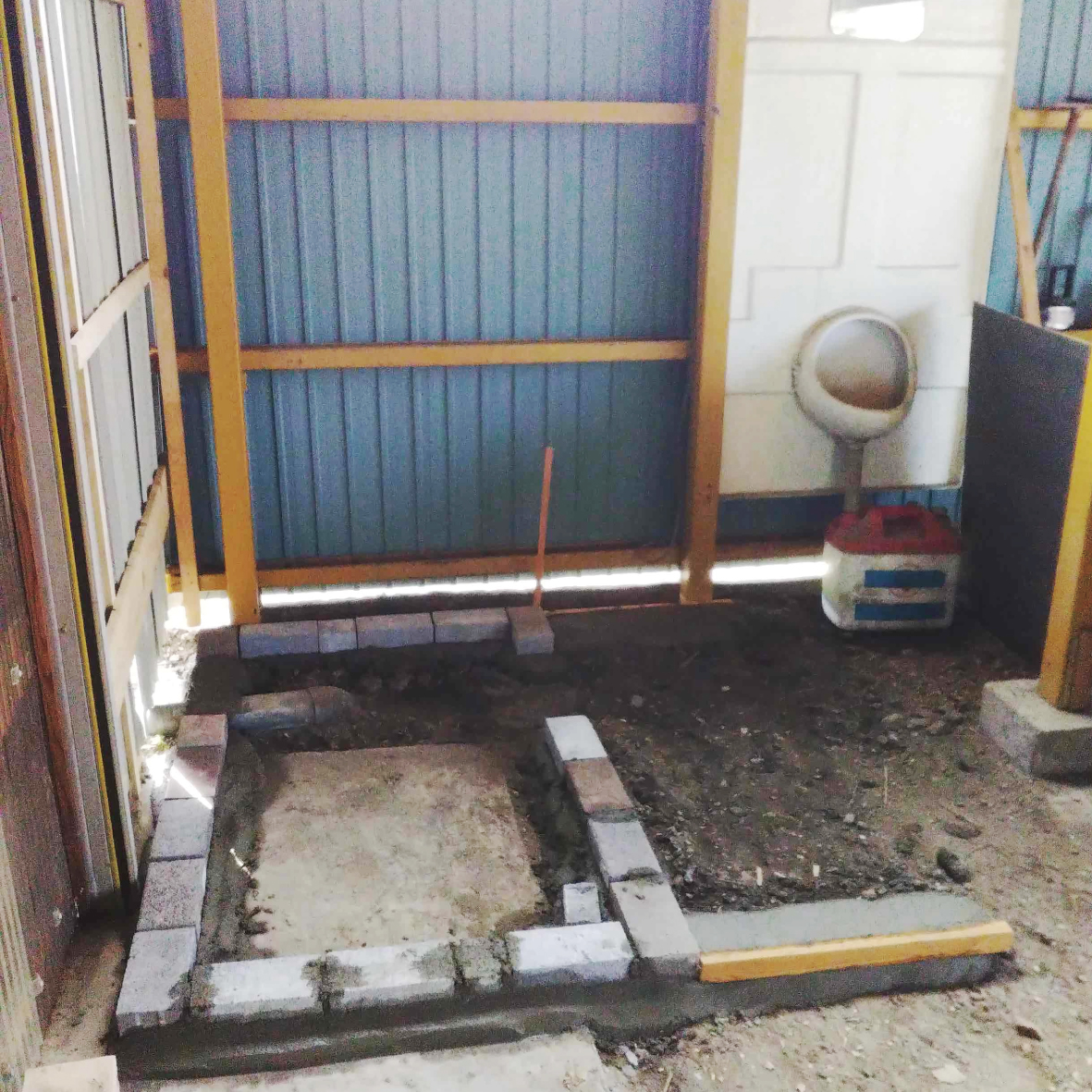 作業場にトイレを設置します
