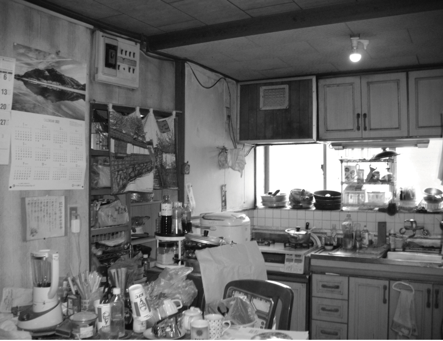 キッチンのみではなく、床や内壁もリフォームします