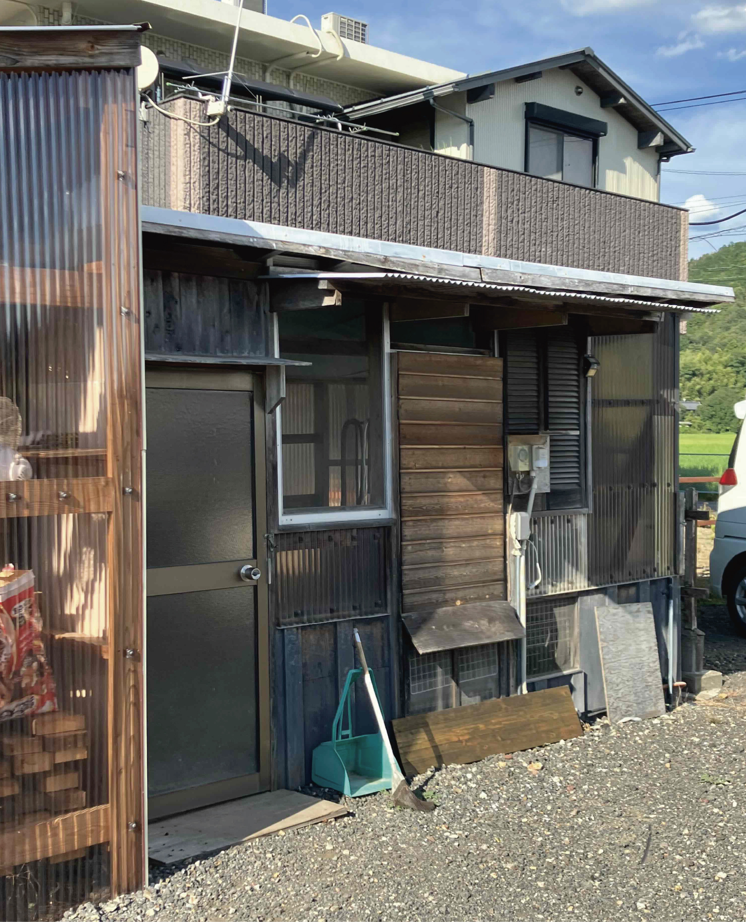 旧らんちゃんの家です。シロアリに食べられていました