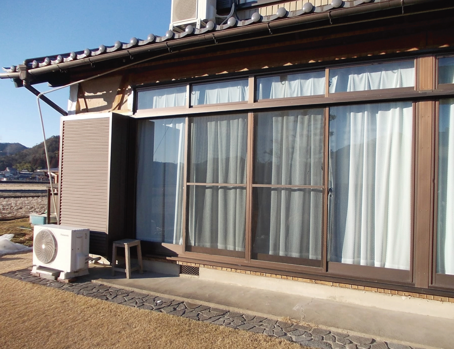 2階の新しくなったサッシに合わせて取り替えます